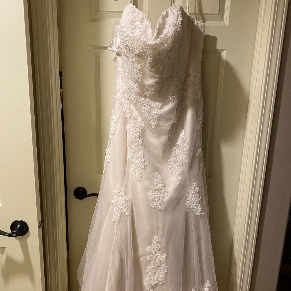 Justin Alexander lace wedding dress